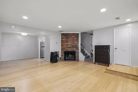 Living - 13109 Musicmaster Dr #87, Silver Spring, MD 20904 photo 3 of 6