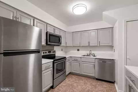 Kitchen - 13109 Musicmaster Dr #87, Silver Spring, MD 20904 photo 2 of 2
