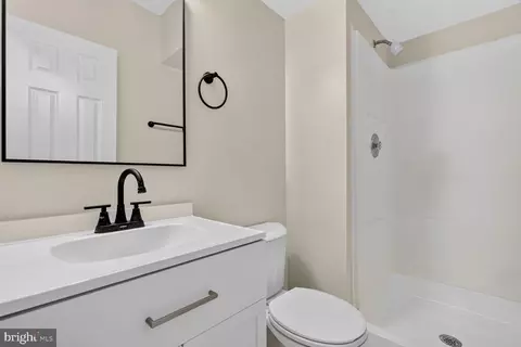Bath - 3167 Beaverwood Ln, Silver Spring, MD 20906 photo 3 of 3