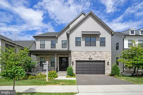 6829 Penngrove Ln, Bethesda, MD 20817