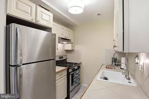 Kitchen - 8910 16th St #8910, Silver Spring, MD 20910 photo 1 of 3