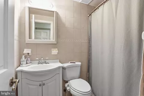 Bath - 8910 16th St #8910, Silver Spring, MD 20910 photo 1 of 1
