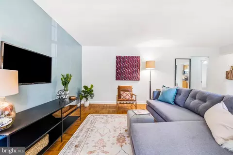 Living - 8331 Grubb #8331-G, Silver Spring, MD 20910 photo 5 of 5