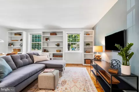 Living - 8331 Grubb #8331-G, Silver Spring, MD 20910 photo 1 of 5