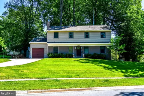 13819 Dowlais Dr, Rockville, MD 20853
