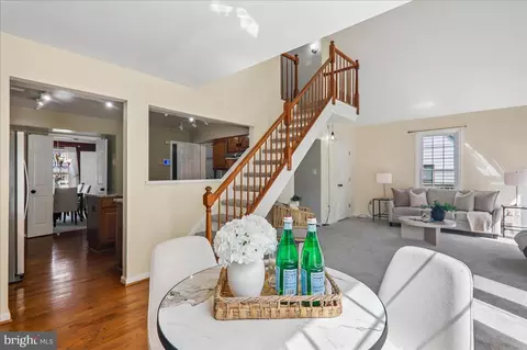 Entry Way - 212 Bristol Downs Dr, Gaithersburg, MD 20877 photo 3 of 5