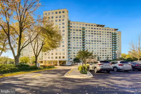 10500 Rockville Pike #304, Rockville, MD 20852
