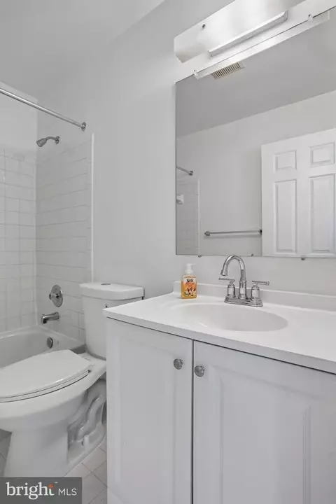 Bath - 13148 Kara Ln, Silver Spring, MD 20904 photo 5 of 7