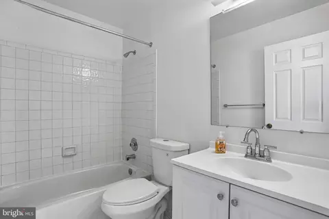 Bath - 13148 Kara Ln, Silver Spring, MD 20904 photo 4 of 7