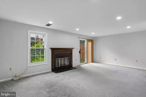 Living - 13148 Kara Ln, Silver Spring, MD 20904 photo 10 of 13