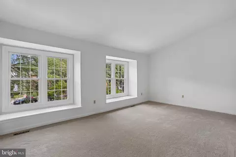 Living - 13148 Kara Ln, Silver Spring, MD 20904 photo 8 of 13