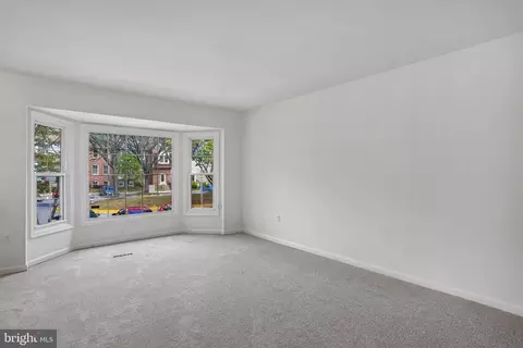 Living - 13148 Kara Ln, Silver Spring, MD 20904 photo 4 of 13