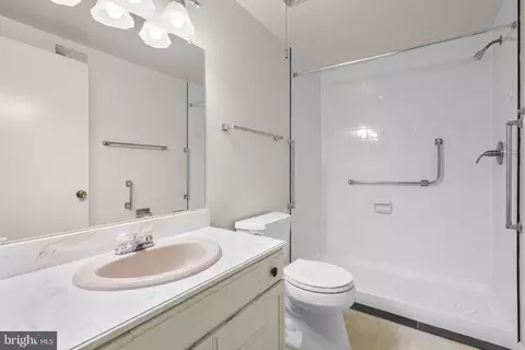 Bath - 3352 Chiswick Ct #57-2H, Silver Spring, MD 20906 photo 1 of 1