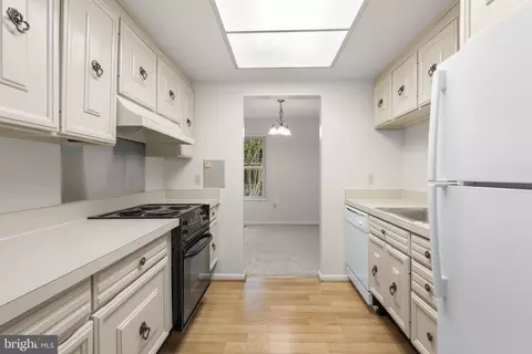 Kitchen - 3352 Chiswick Ct #57-2H, Silver Spring, MD 20906 photo 3 of 4