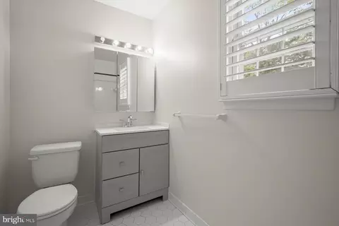 Entry Way - 234 Windridge Acres Ct, Silver Spring, MD 20905 photo 6 of 6