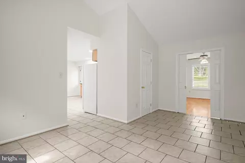 Entry Way - 234 Windridge Acres Ct, Silver Spring, MD 20905 photo 3 of 6