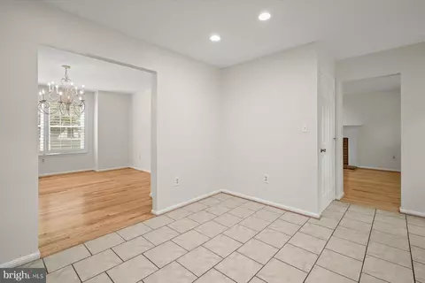 Entry Way - 234 Windridge Acres Ct, Silver Spring, MD 20905 photo 2 of 6