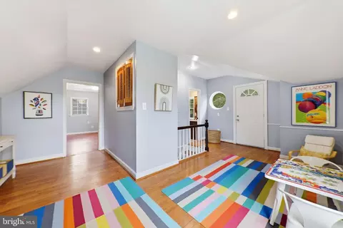Entry Way - 2812 Lindell St, Silver Spring, MD 20902 photo 5 of 6