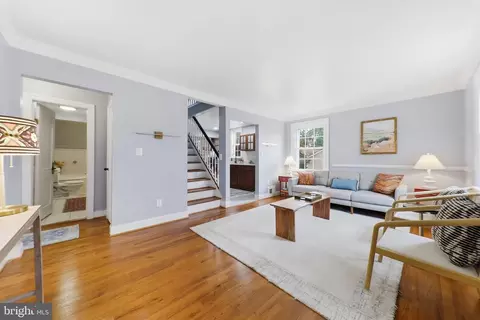 Entry Way - 2812 Lindell St, Silver Spring, MD 20902 photo 4 of 6