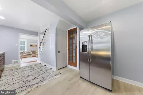Entry Way - 2812 Lindell St, Silver Spring, MD 20902 photo 3 of 6