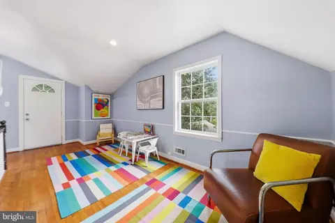 Entry Way - 2812 Lindell St, Silver Spring, MD 20902 photo 6 of 6