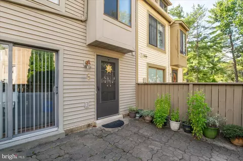 9212 Chadburn Pl, Montgomery Village, MD 20886