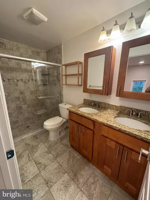 Bath - 10121 Greeley Ave, Silver Spring, MD 20902 photo 2 of 3
