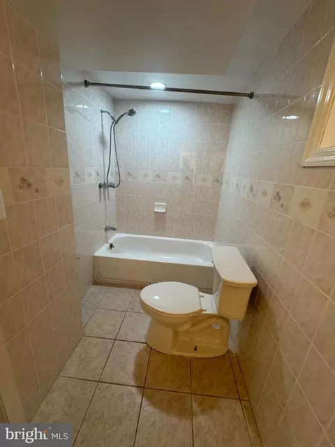 Bath - 10121 Greeley Ave, Silver Spring, MD 20902 photo 3 of 3