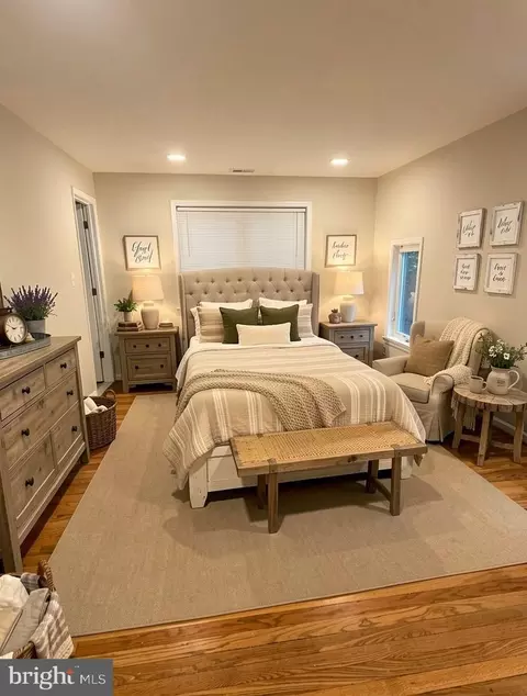 Bedroom - 10121 Greeley Ave, Silver Spring, MD 20902 photo 1 of 4