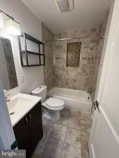Bath - 10121 Greeley Ave, Silver Spring, MD 20902 photo 1 of 3