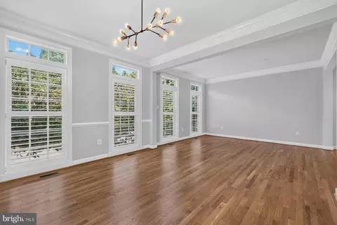 Living - 90 Sharpstead Ln, Gaithersburg, MD 20878 photo 4 of 6