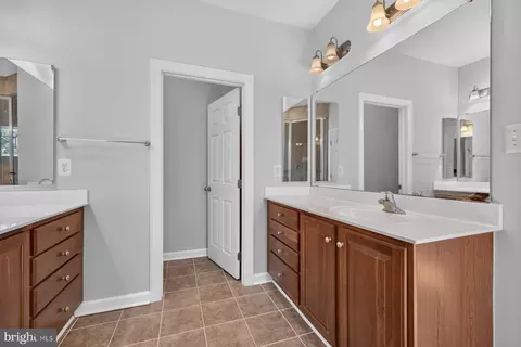 Entry Way - 90 Sharpstead Ln, Gaithersburg, MD 20878 photo 4 of 4