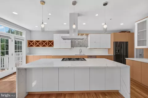 Kitchen - 90 Sharpstead Ln, Gaithersburg, MD 20878 photo 3 of 9