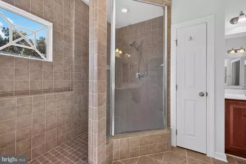Bath - 90 Sharpstead Ln, Gaithersburg, MD 20878 photo 4 of 4