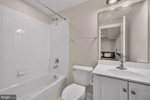 Bath - 90 Sharpstead Ln, Gaithersburg, MD 20878 photo 1 of 4