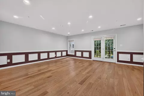 Living - 90 Sharpstead Ln, Gaithersburg, MD 20878 photo 1 of 6