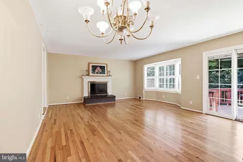 Living - 10010 Raynor Rd, Silver Spring, MD 20901 photo 5 of 8