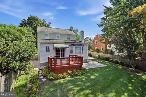 Exterior - 10010 Raynor Rd, Silver Spring, MD 20901 photo 4 of 8
