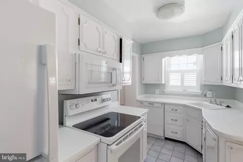 Kitchen - 10010 Raynor Rd, Silver Spring, MD 20901 photo 1 of 1