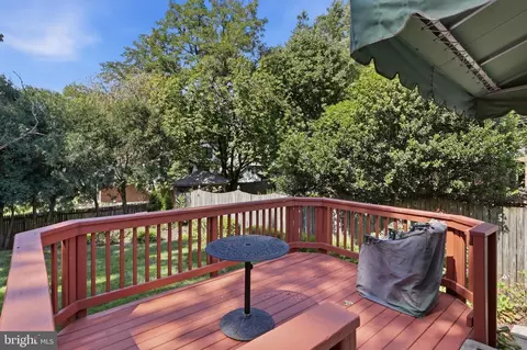 Exterior - 10010 Raynor Rd, Silver Spring, MD 20901 photo 3 of 8