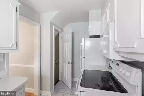 Entry Way - 10010 Raynor Rd, Silver Spring, MD 20901 photo 1 of 2