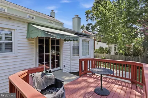 Exterior - 10010 Raynor Rd, Silver Spring, MD 20901 photo 2 of 8
