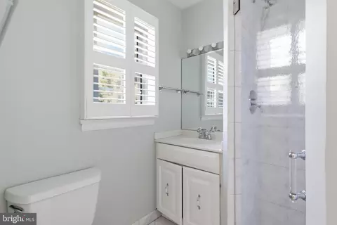 Bath - 10010 Raynor Rd, Silver Spring, MD 20901 photo 1 of 1