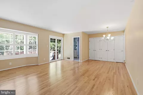 Living - 10010 Raynor Rd, Silver Spring, MD 20901 photo 4 of 8