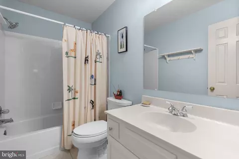 Bath - 1338 Excaliber Ln, Sandy Spring, MD 20860 photo 4 of 4
