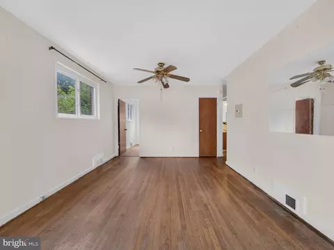 Living - 1003 Osage St, Silver Spring, MD 20903 photo 7 of 8