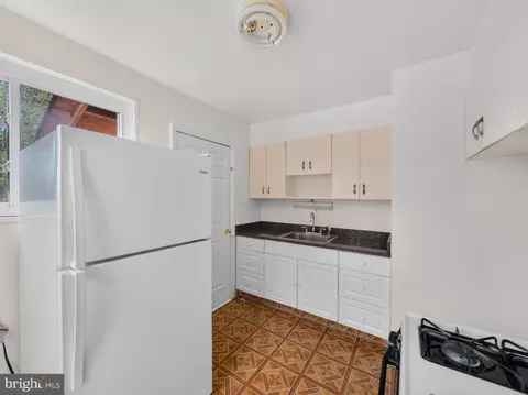 Kitchen - 1003 Osage St, Silver Spring, MD 20903 photo 2 of 2