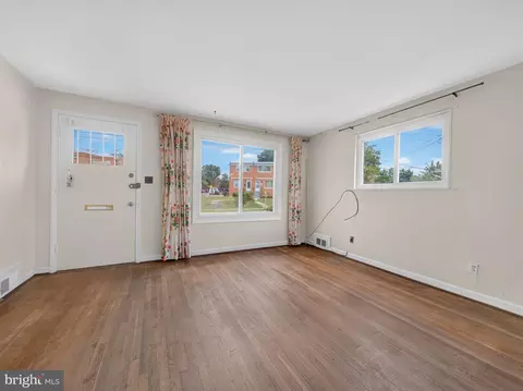 Living - 1003 Osage St, Silver Spring, MD 20903 photo 2 of 8
