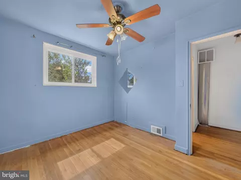 Bedroom - 1003 Osage St, Silver Spring, MD 20903 photo 13 of 14