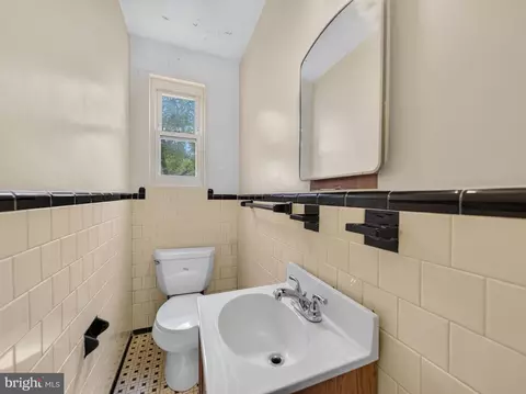 Bath - 1003 Osage St, Silver Spring, MD 20903 photo 1 of 3
